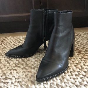 Tony bianco Bailey bootie with box